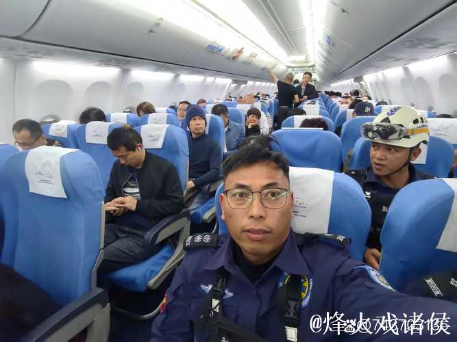 解说毛毛：早班飞机赶赛场，硬抗比赛变成一场暂停