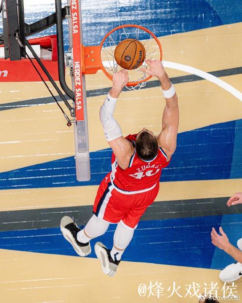 祖巴茨出战33分钟贡献6分13篮板2助攻1盖帽